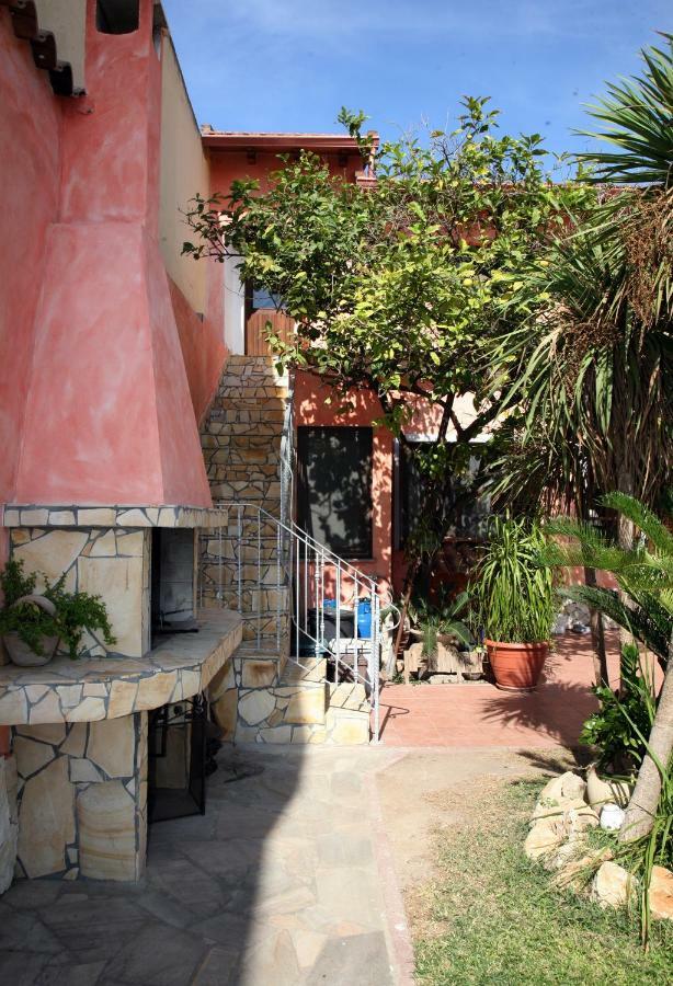 L'Isola Felice Apartment Monserrato Exterior foto